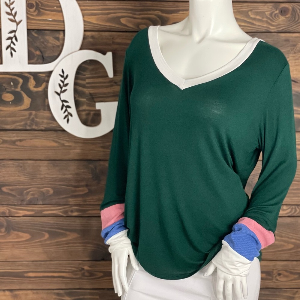 Fantastic Fawn |‎ Contrast Ribbed Knit Colorblock Striped Cuff V-Neck Tee